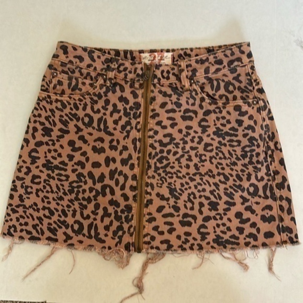 WE THE FREE Cheetah Print Denim Mini Skirt with o Ring zipper size 27
